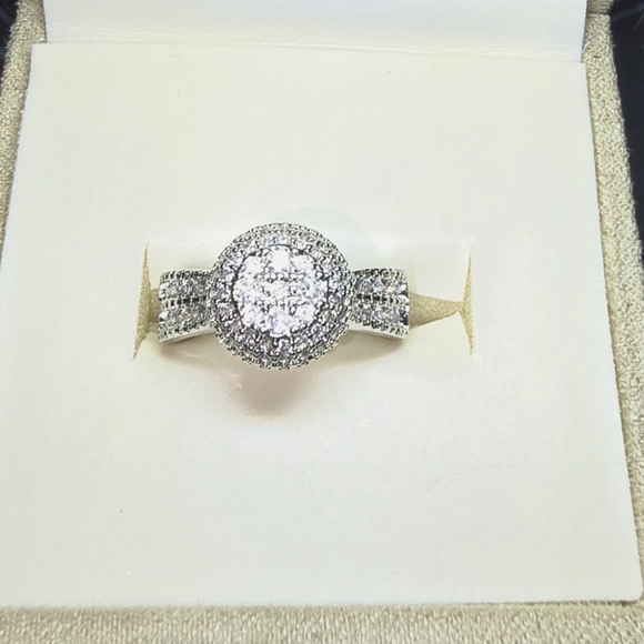 Jewelry - Cluster/Cocktail Ring Sz. 8